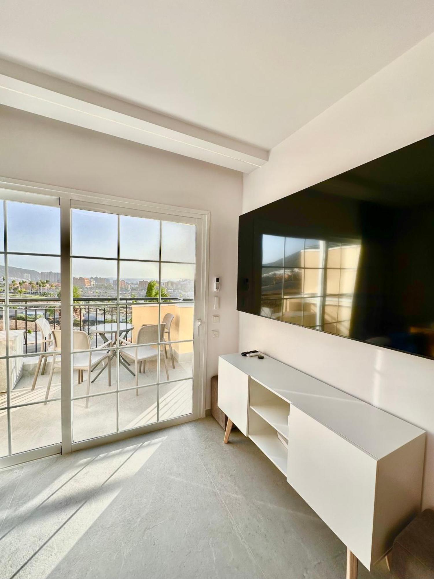 Sunset Apartment 2 & Heated Pool Los Cristianos  Exteriör bild